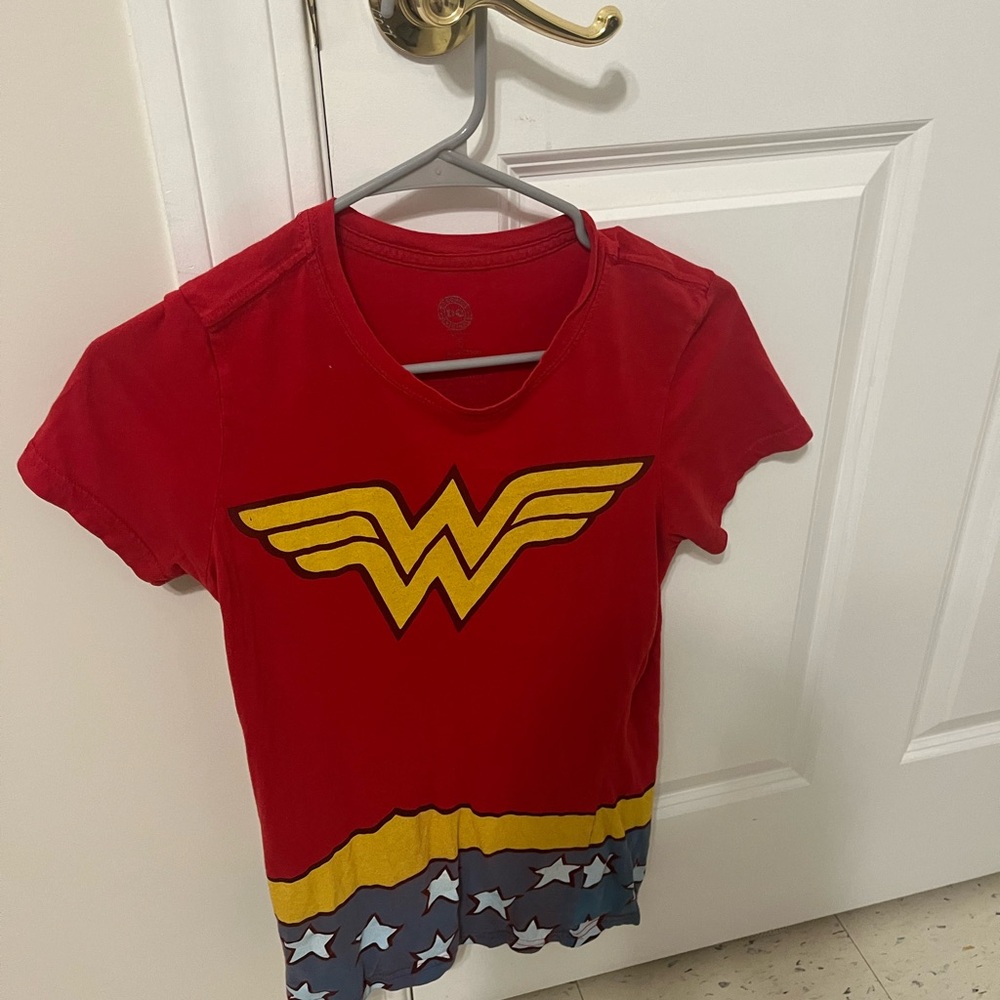 DC comics wonder women dc medium red while and blue logo